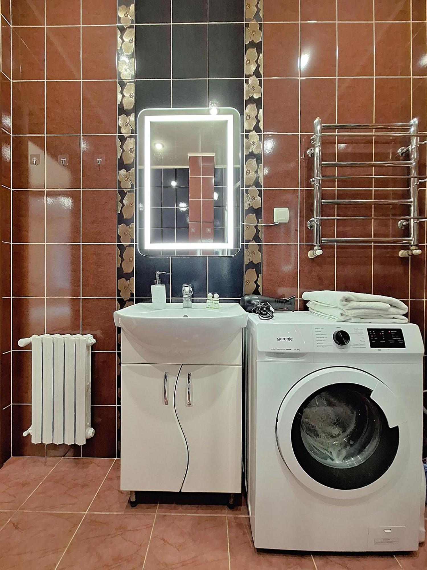 Однокімна Квартира Біля Каштанової Алеї У Центрі Полтави Мережа Alexapartments Документи Для Відряджень Безконтатне Заселення 24-7 Poltava Extérieur photo